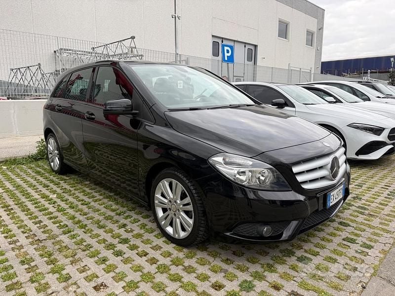 Usata Mercedes B180 109 CV (80 kW) 2014 Nero Monovolume