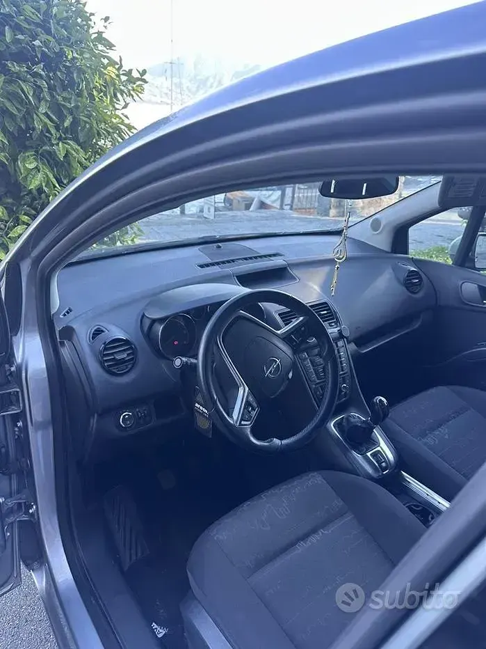 Usata Opel Meriva 95 CV (69 kW) 2013 Grigio Monovolume
