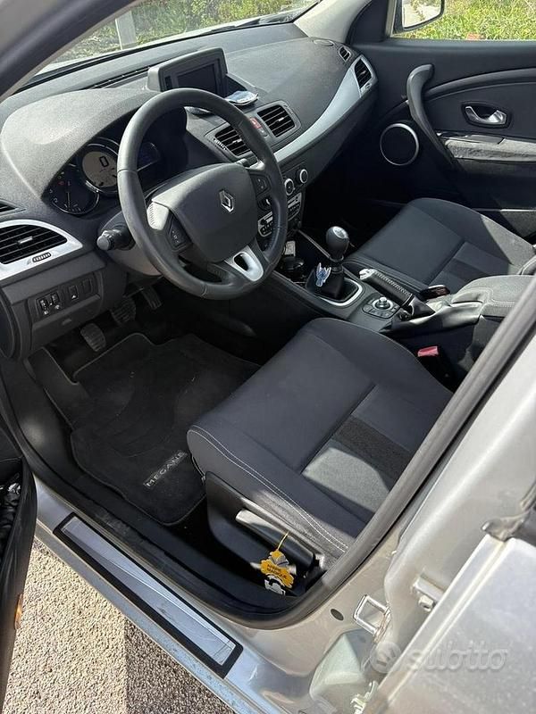 Usata Renault Mégane GrandTour Dynamique 110 CV (80 kW) 2010 Grigio Station wagon