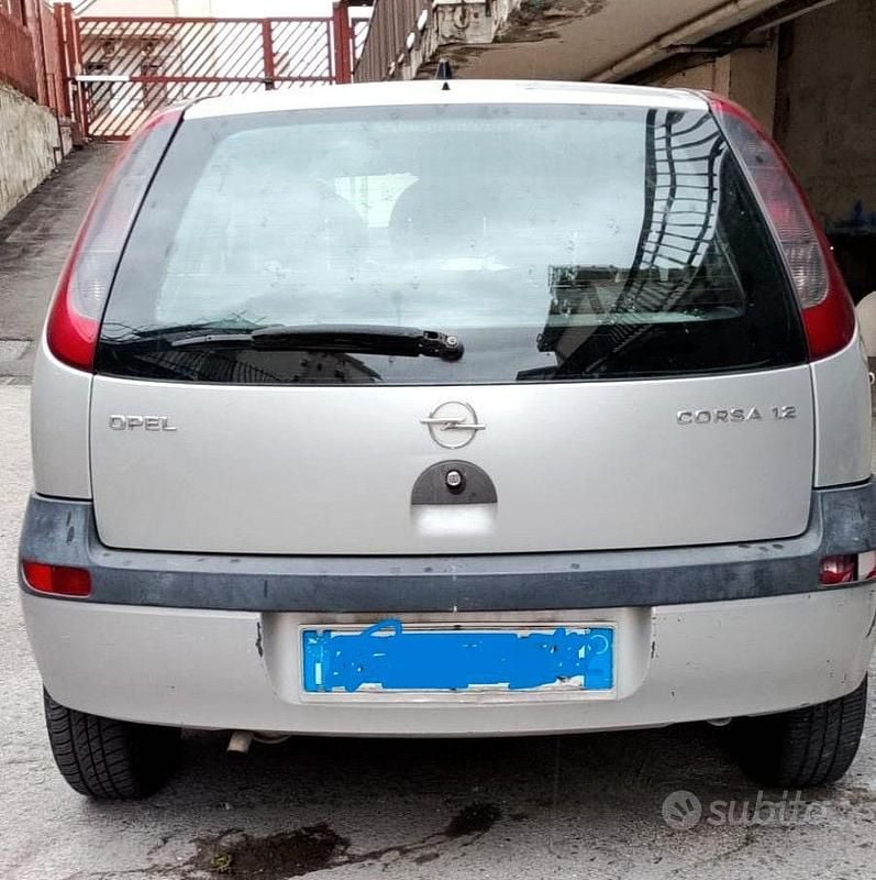 Usata 2002 Opel Corsa Comfort Tre volumi | 400 € (Super prezzo) - Immagine 1/4