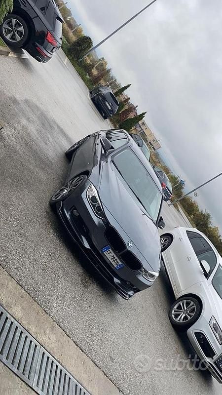 Usata BMW 320 Sport Line 184 CV (135 kW) 2012 Grigio Station wagon