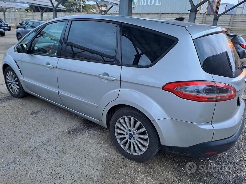 Usata Ford S-MAX S 140 CV (102 kW) 2015 Grigio Monovolume