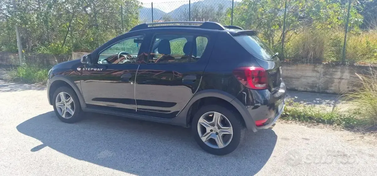 Begagnad Dacia Sandero Stepway 90 HK (66 kW) 2019 Sedan