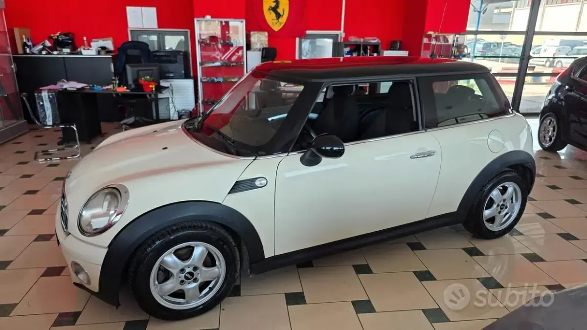 Usata Mini Cooper D Chili 109 CV (80 kW) 2009 Bianco Utilitaria