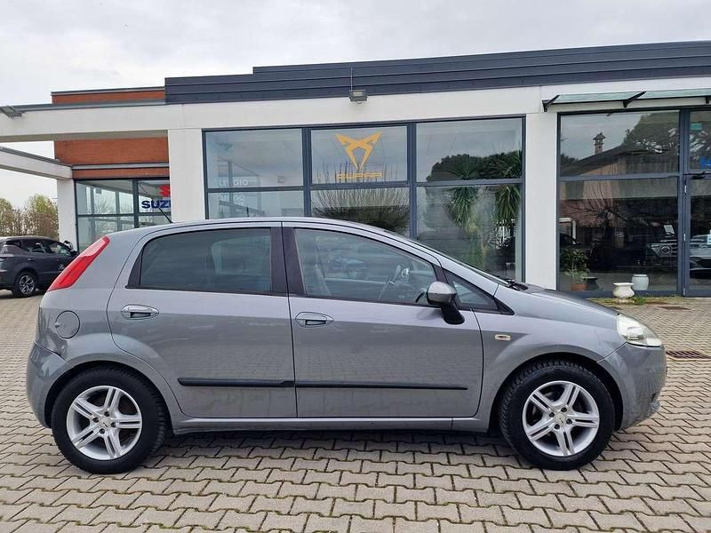 Usata Fiat Grande Punto Active 77 CV (56 kW) 2006 Argento Utilitaria