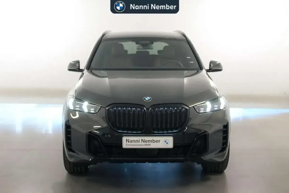 Nuova BMW X5 M Sport 352 CV (258 kW) 2026 Dravit grey metallizzato SUV