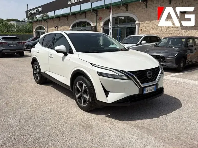 Usata Nissan Qashqai N-Connecta 140 CV (102 kW) 2023 Bianco SUV