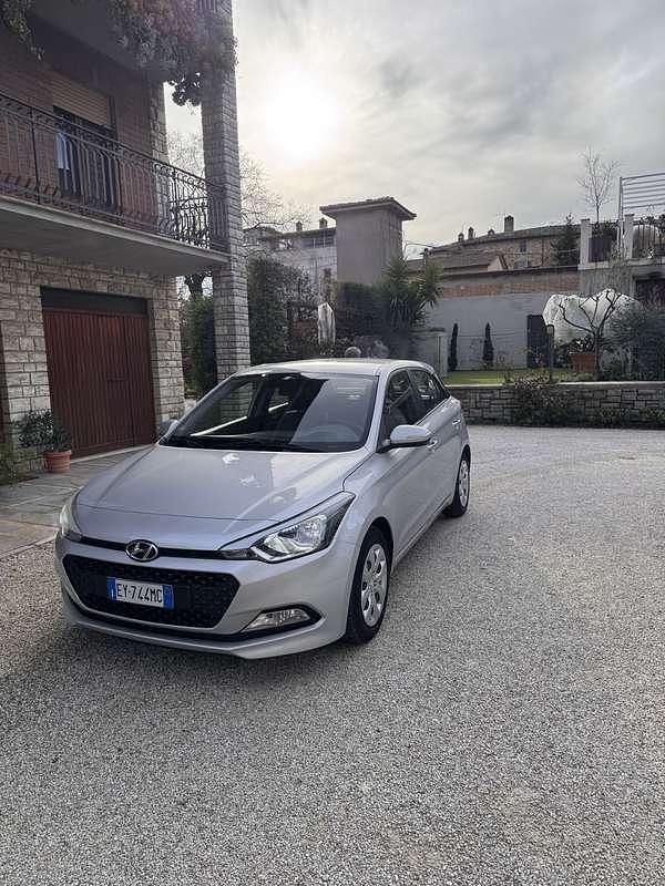 Usata Hyundai i20 Edition 75 CV (55 kW) 2015 Utilitaria