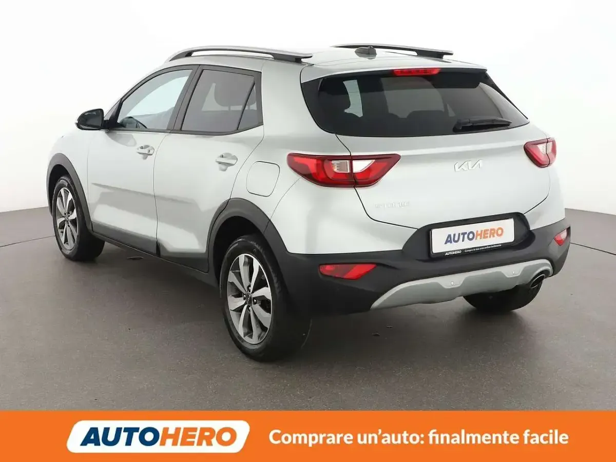 Usata Kia Stonic Style 84 CV (61 kW) 2023 Argento SUV