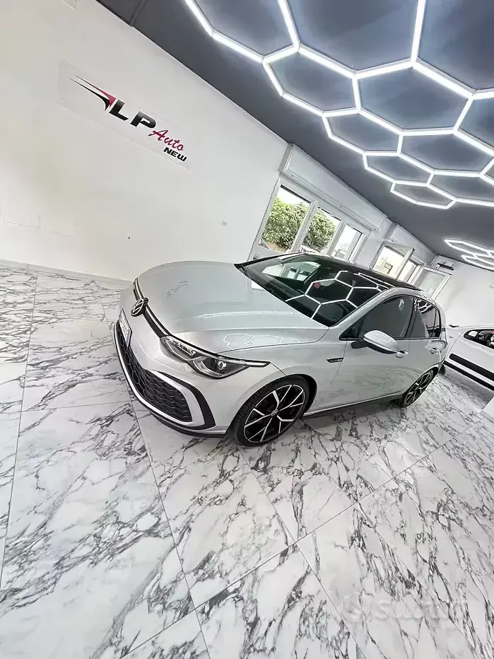 Usata VW Golf VIII GTI 200 CV (147 kW) 2022 Grigio Berlina