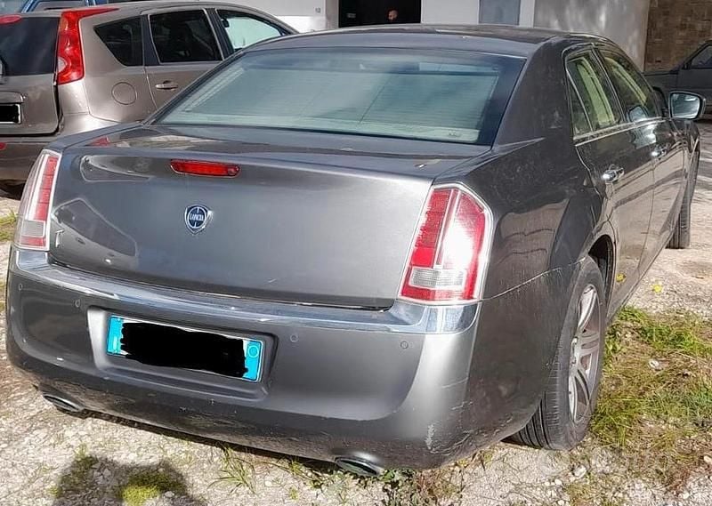 Usata Lancia Thema 2011 Grigio Berlina