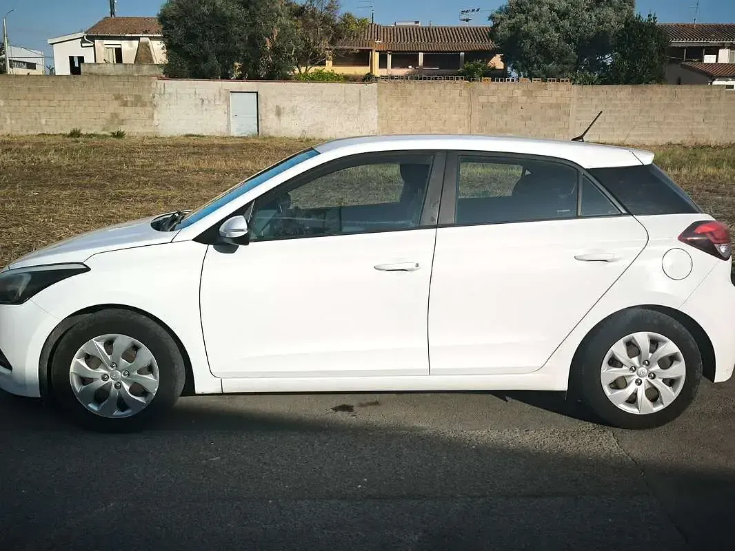 Usata Hyundai i20 Classic 75 CV (55 kW) 2017 Bianco Utilitaria