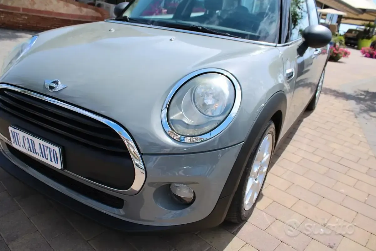 Usata Mini Cooper D 95 CV (69 kW) 2017 Grigio Utilitaria