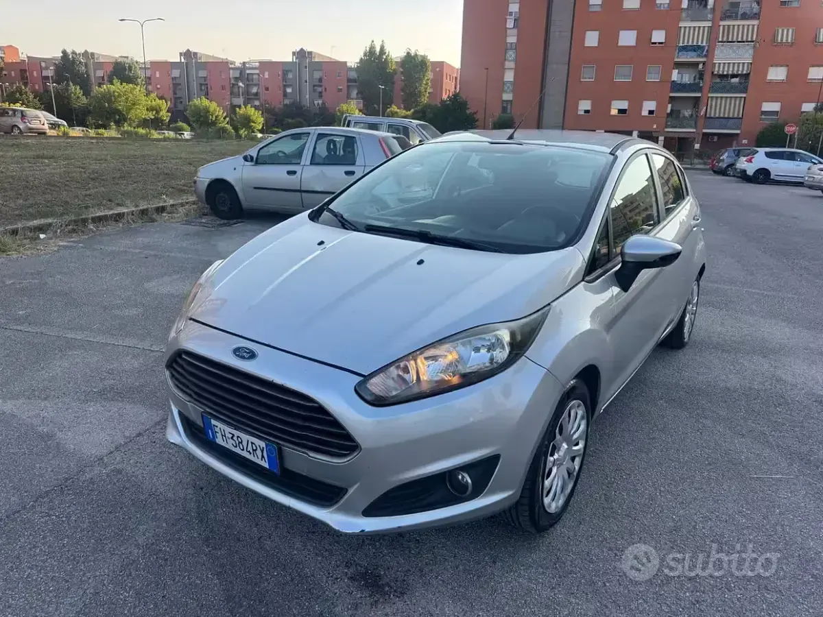 Usata Ford Fiesta Titanium 60 CV (44 kW) 2017 Grigio Utilitaria