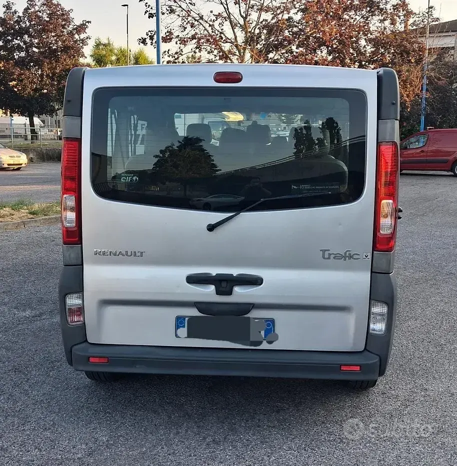 Usata Renault Trafic 114 CV (83 kW) 2008 Grigio Monovolume