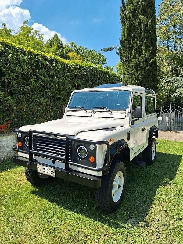 Usata Land Rover Defender 1991 Bianco SUV