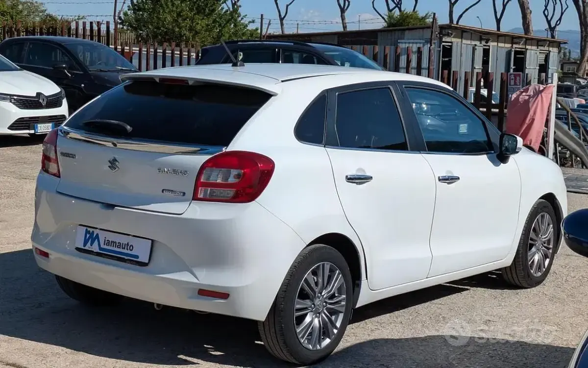 Usata Suzuki Baleno 90 CV (66 kW) 2019 Bianco Utilitaria