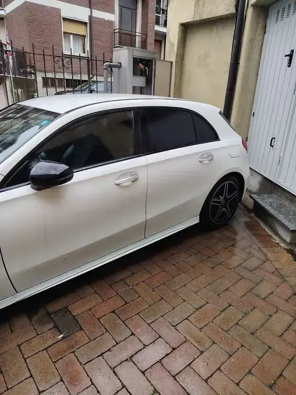 Usata Mercedes 180 AMG 120 CV (88 kW) 2018 Bianco Berlina