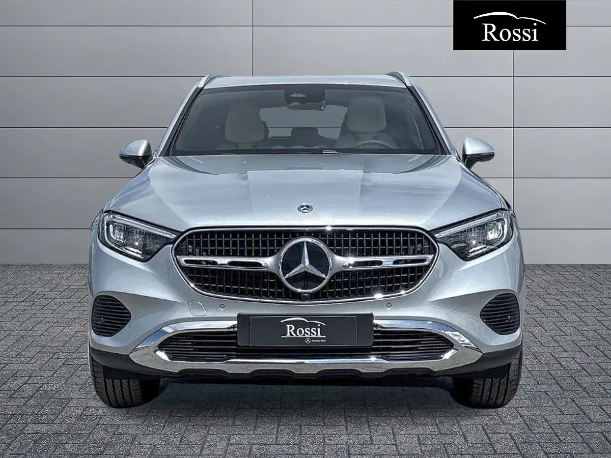 Nuova Mercedes GLC220 197 CV (144 kW) 2025 Bianco polare SUV