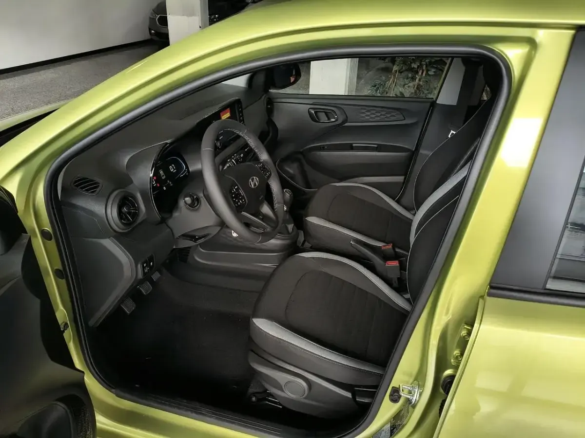 Nuova Hyundai i10 2025 Giallo Utilitaria