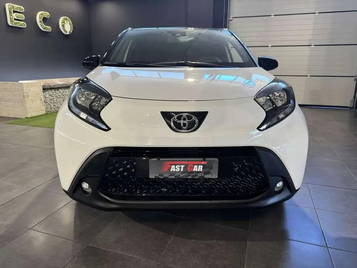 Usata Toyota Aygo X Trend 72 CV (52 kW) 2025 Bianco SUV
