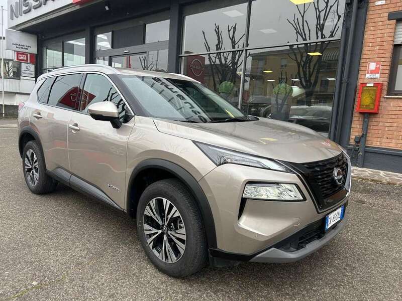 Usata Nissan X-Trail 158 CV (116 kW) 2024 Argento SUV