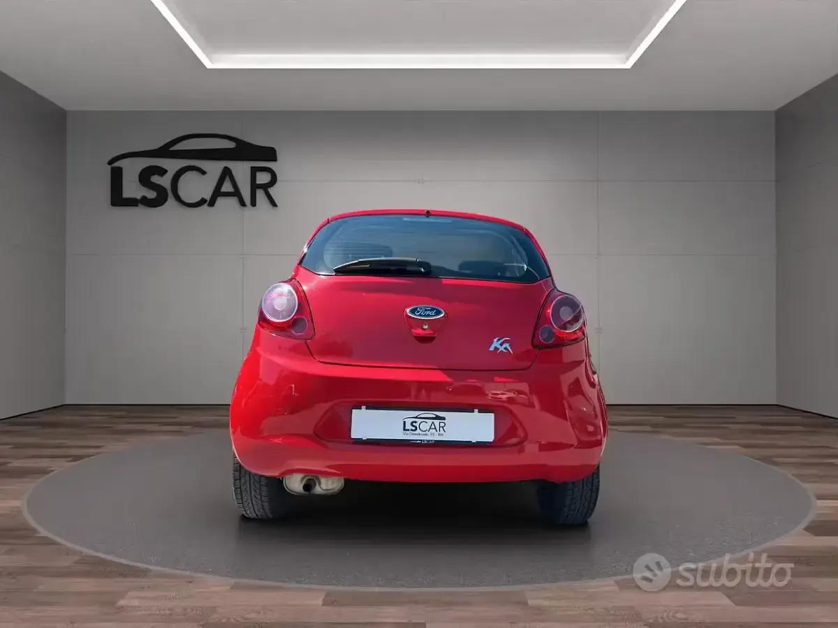 Usata Ford Ka 69 CV (50 kW) 2016 Rosso Berlina