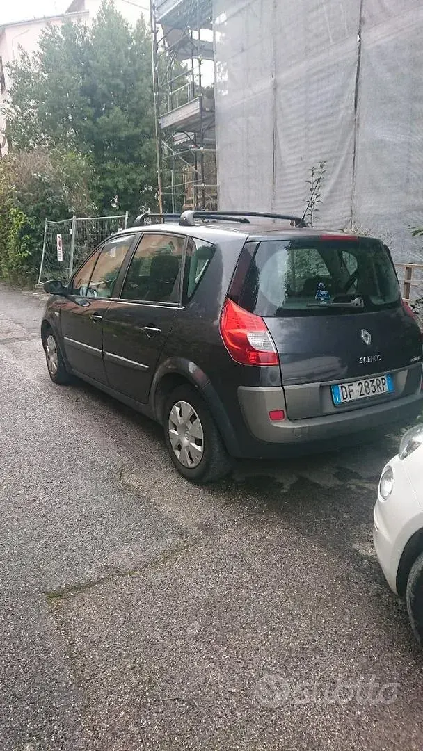 Usata Renault Scenic E-Tech 106 CV (77 kW) 2006 Grigio Monovolume