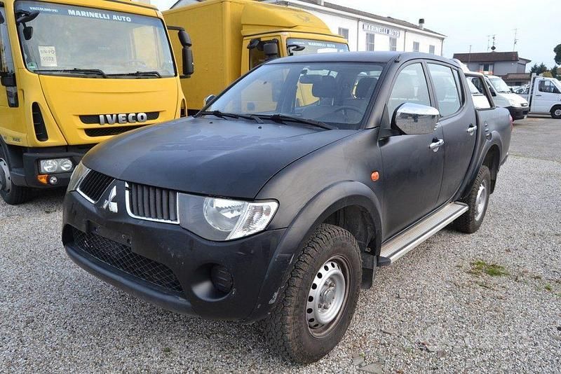 Usata Mitsubishi L200 136 CV (100 kW) 2010 Nero Pick-up