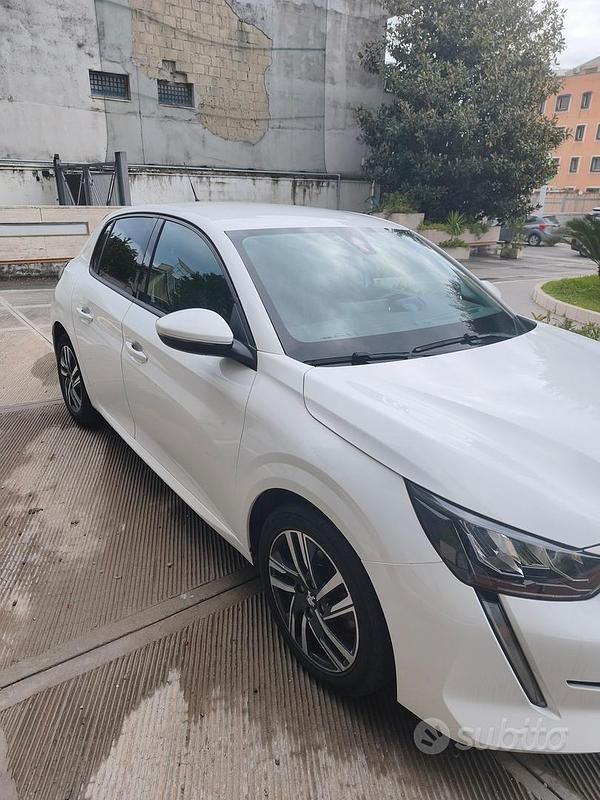 Usata Peugeot 208 2022 Bianco Utilitaria