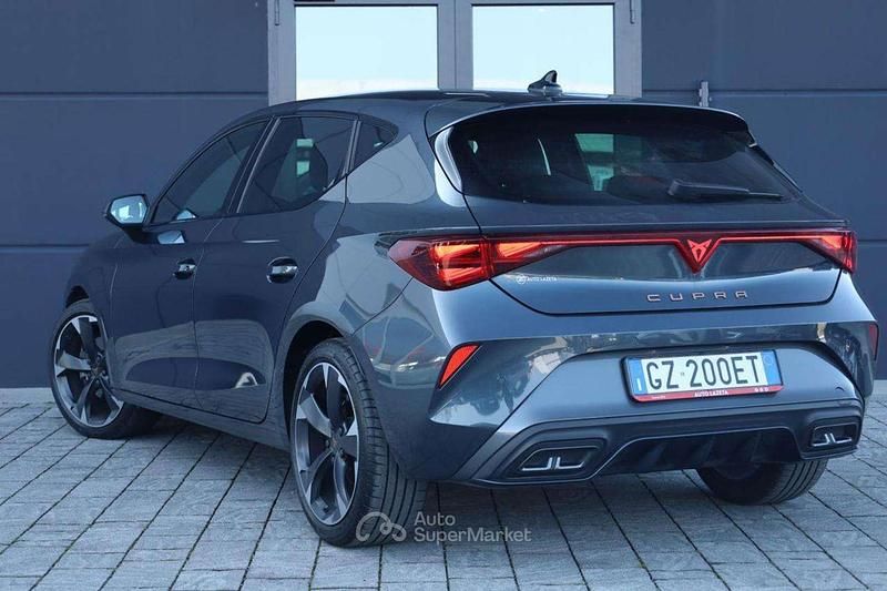Usado Cupra Leon 150 CV (110 kW) 2025 Gris Berlina