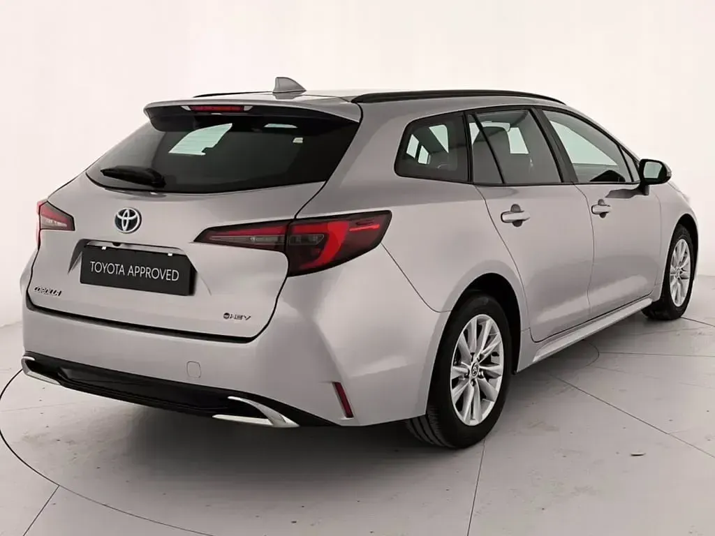 Nuova Toyota Corolla Active 196 CV (144 kW) 2025 Silver metallic Station wagon