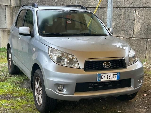 Usata Daihatsu Terios 105 CV (77 kW) 2010 Argento SUV