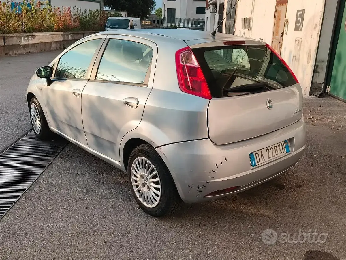 Usata Fiat Grande Punto 75 CV (55 kW) 2006 Blu Utilitaria