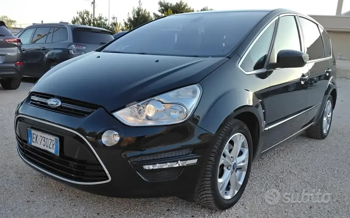Usata Ford S-MAX Titanium 163 CV (119 kW) 2011 Nero Monovolume