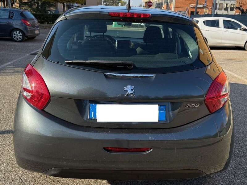 Usata Peugeot 208 68 CV (50 kW) 2013 Grigio Utilitaria
