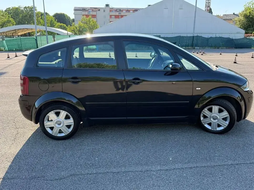 Usata Audi A2 Ambiente 75 CV (55 kW) 2005 Nero Utilitaria