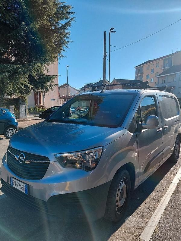 Usata Opel Combo 100 CV (73 kW) 2019 Grigio Monovolume