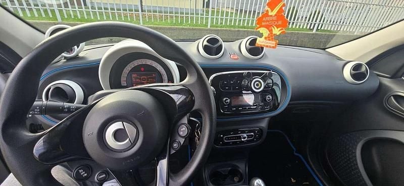 Usado Smart ForFour 71 CV (52 kW) 2019 Blanco Utilitario