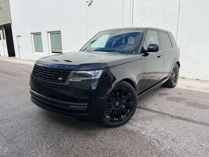 Santorini black Nuova 2025 Land Rover Range Rover SE SUV | 141.900 € - Immagine 1/4