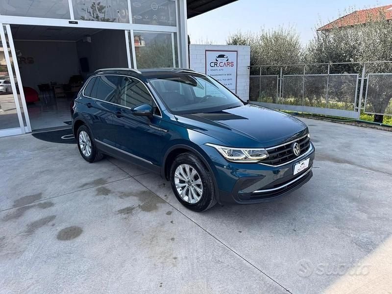 Usata VW Tiguan Life 150 CV (110 kW) 2021 Blu SUV