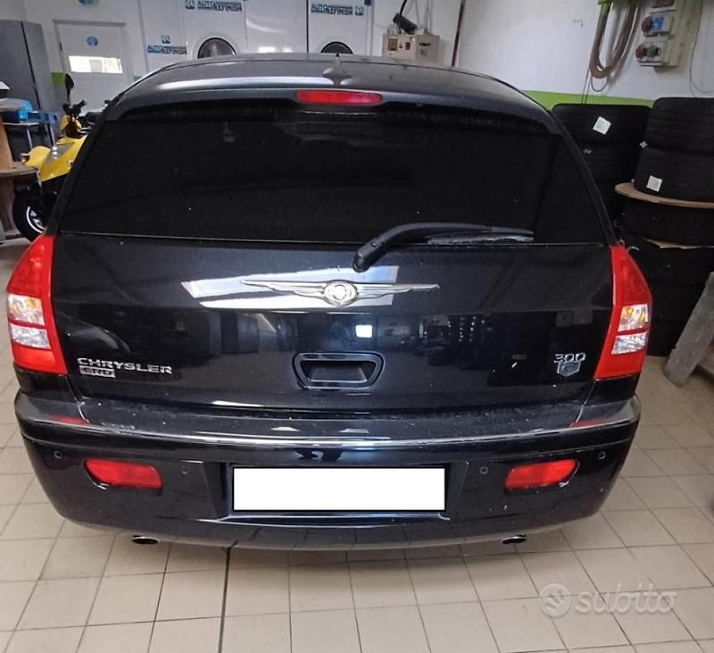 Nero Usata 2007 Chrysler 300C Touring Station wagon | 4900 € (Buon prezzo) - Immagine 1/4