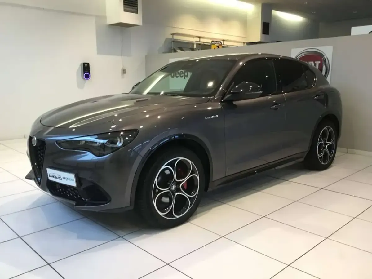 Nuova Alfa Romeo Stelvio Veloce 209 CV (153 kW) 2025 Grigio SUV