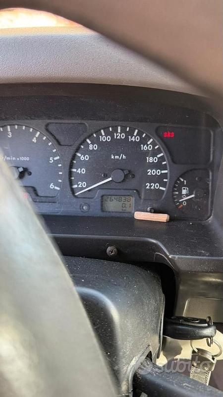 Usata Land Rover Discovery 2 139 CV (102 kW) 2001 Argento SUV