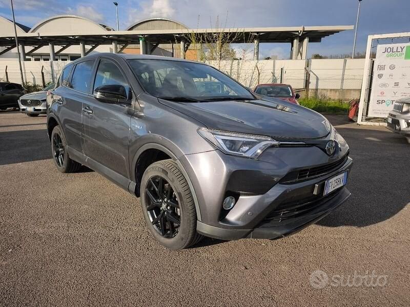 Grigio Usata 2019 Toyota RAV4 Hybrid SUV | 17.950 € (Ottimo prezzo) - Immagine 1/4