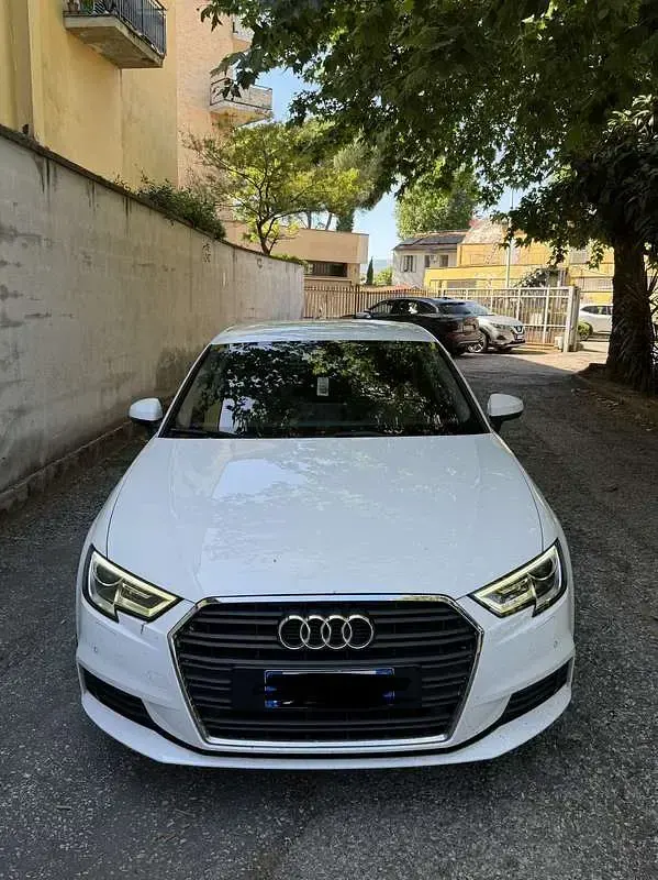 Usata Audi A3 Business 116 CV (85 kW) 2018 Bianco Berlina