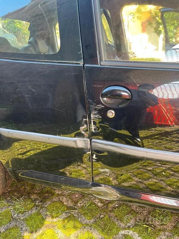 Usata Peugeot 107 68 CV (50 kW) 2008 Nero Utilitaria