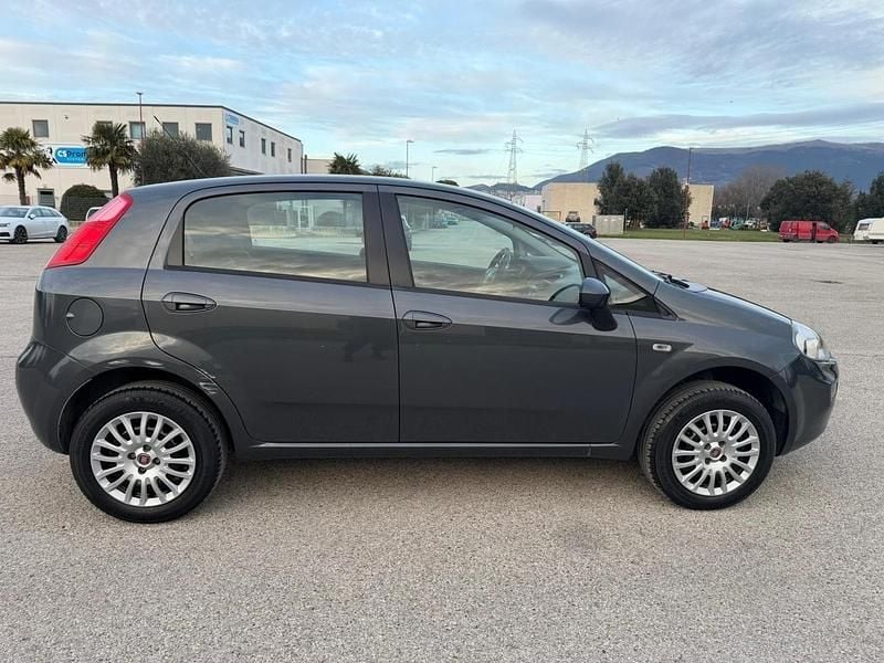 Usata Fiat Punto Lounge 105 CV (77 kW) 2015 Nero Berlina