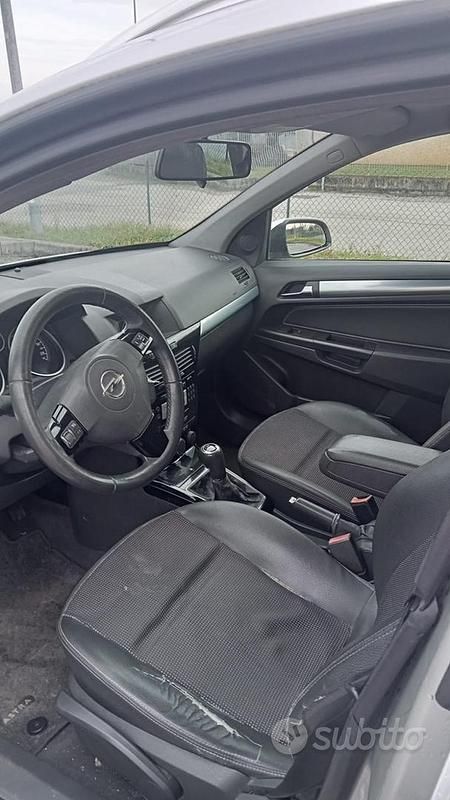 Usata Opel Astra 60 CV (44 kW) 2009 Grigio Station wagon