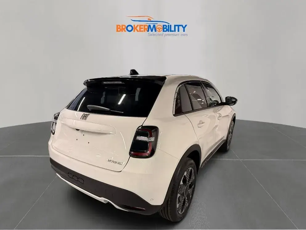Nuova Fiat 600 La Prima 110 CV (80 kW) 2026 Bianco SUV